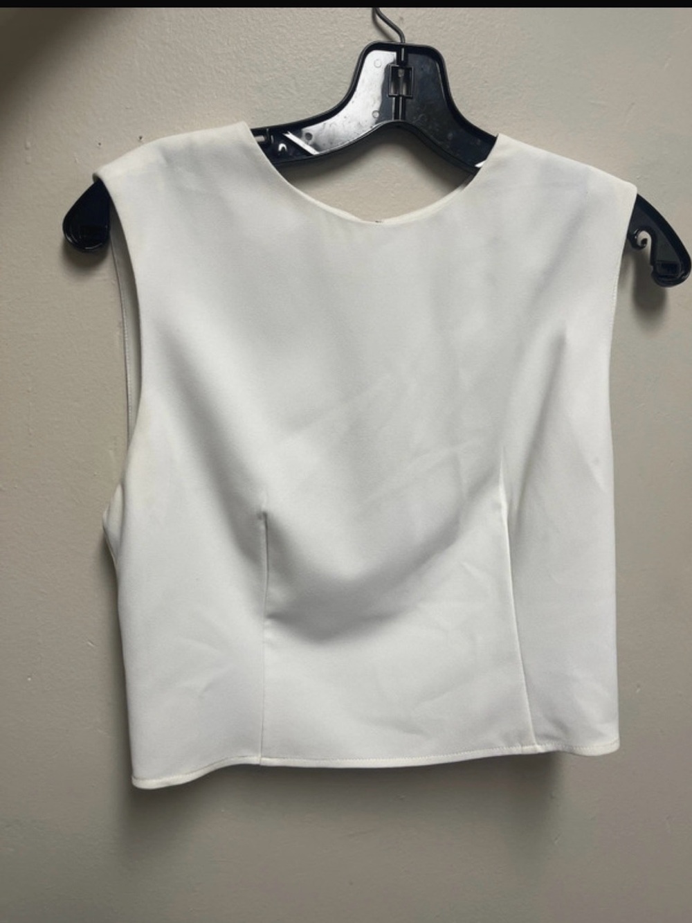 Alice + Olivia White Sleeveless Cropped Shell Top